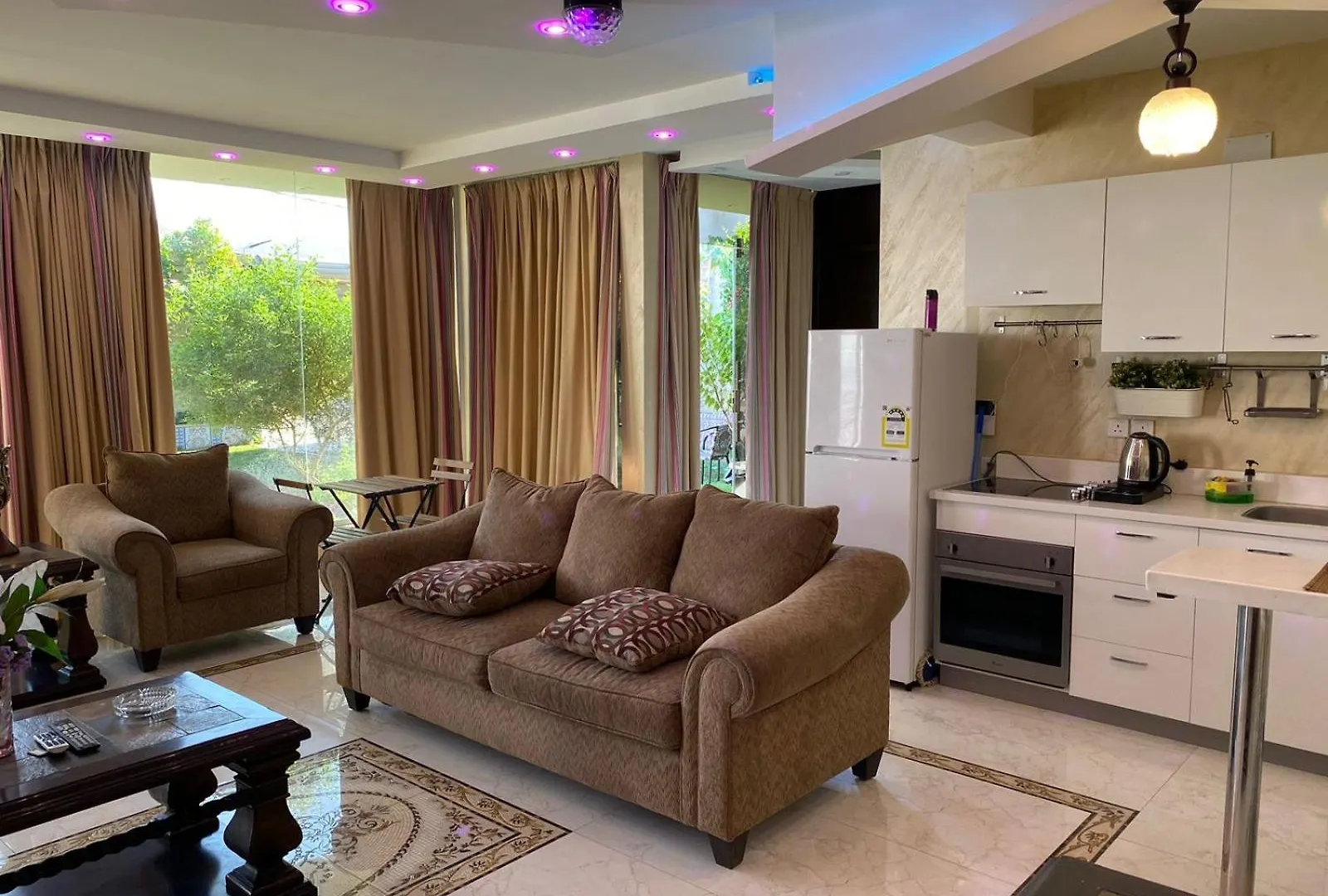 Arezzo Chalets Qusur al Muqbil