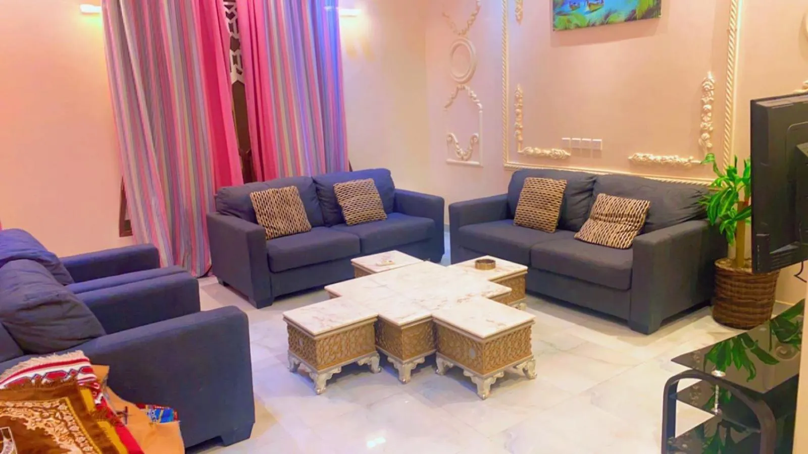 Arezzo Chalets Qusur al Muqbil